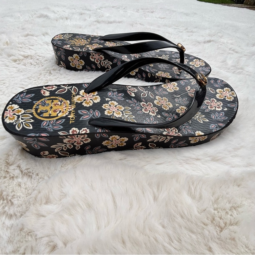 Tory Burch Black Floral Women's Platform Flip Flops - Picture 4 of 9